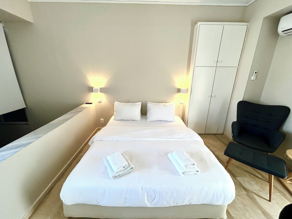 Master, Apartment, Double Bed, Garden or Pool View, Two Story, Sofa