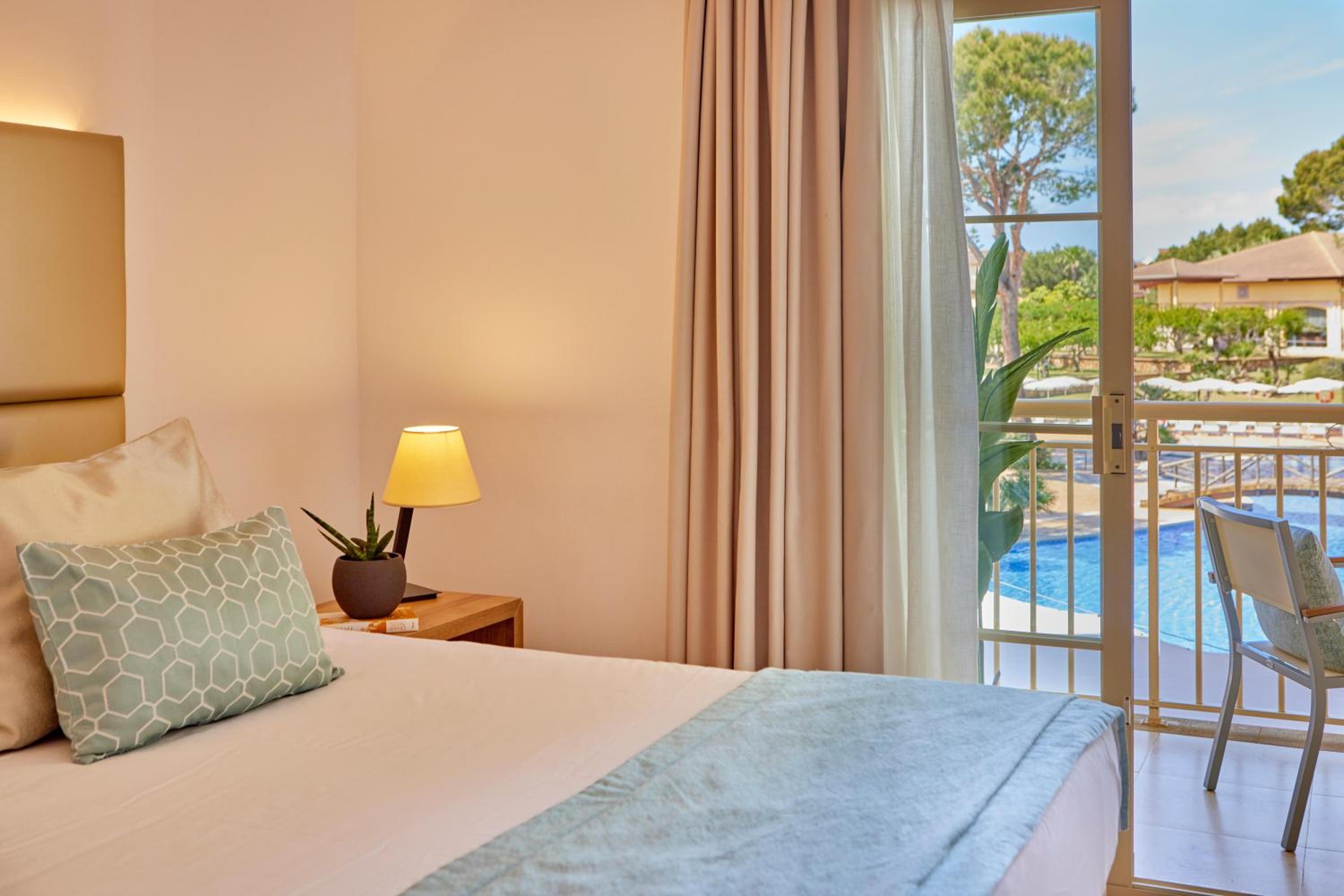 1 Bedroom, Suite, Pool View