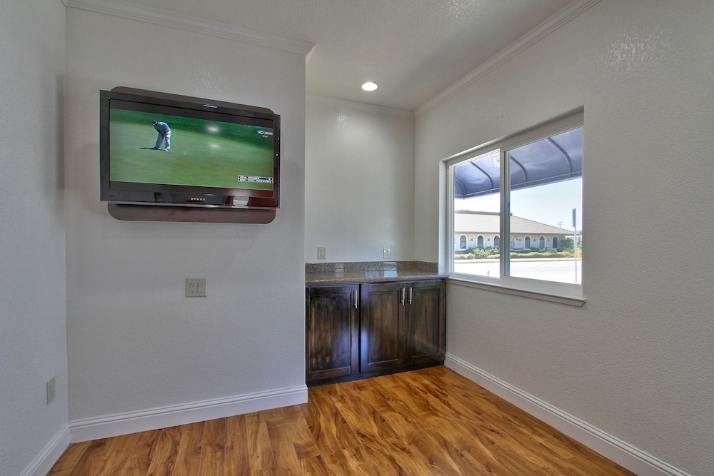 Motel 6 Castroville - Monterey 8/40