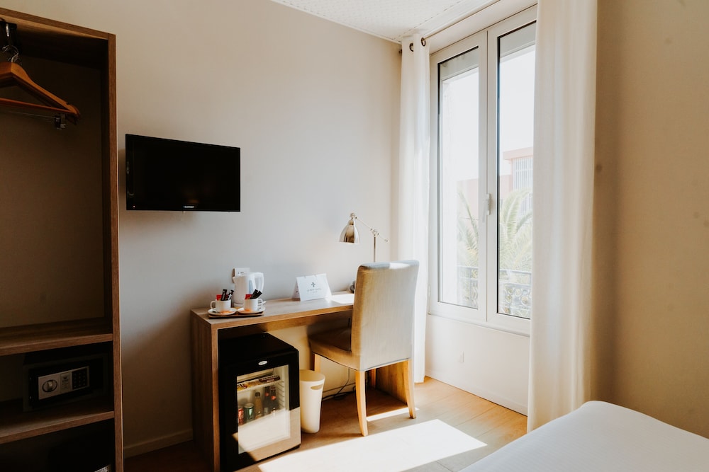 Hotel Le Petit Castel 37/47