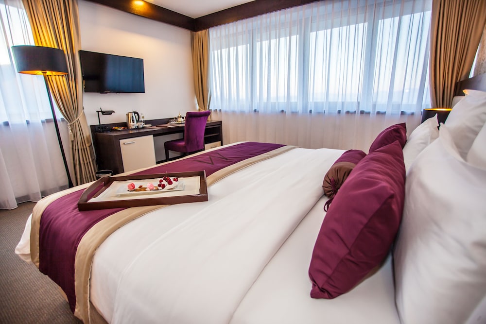 Malak Regency Hotel 30/72
