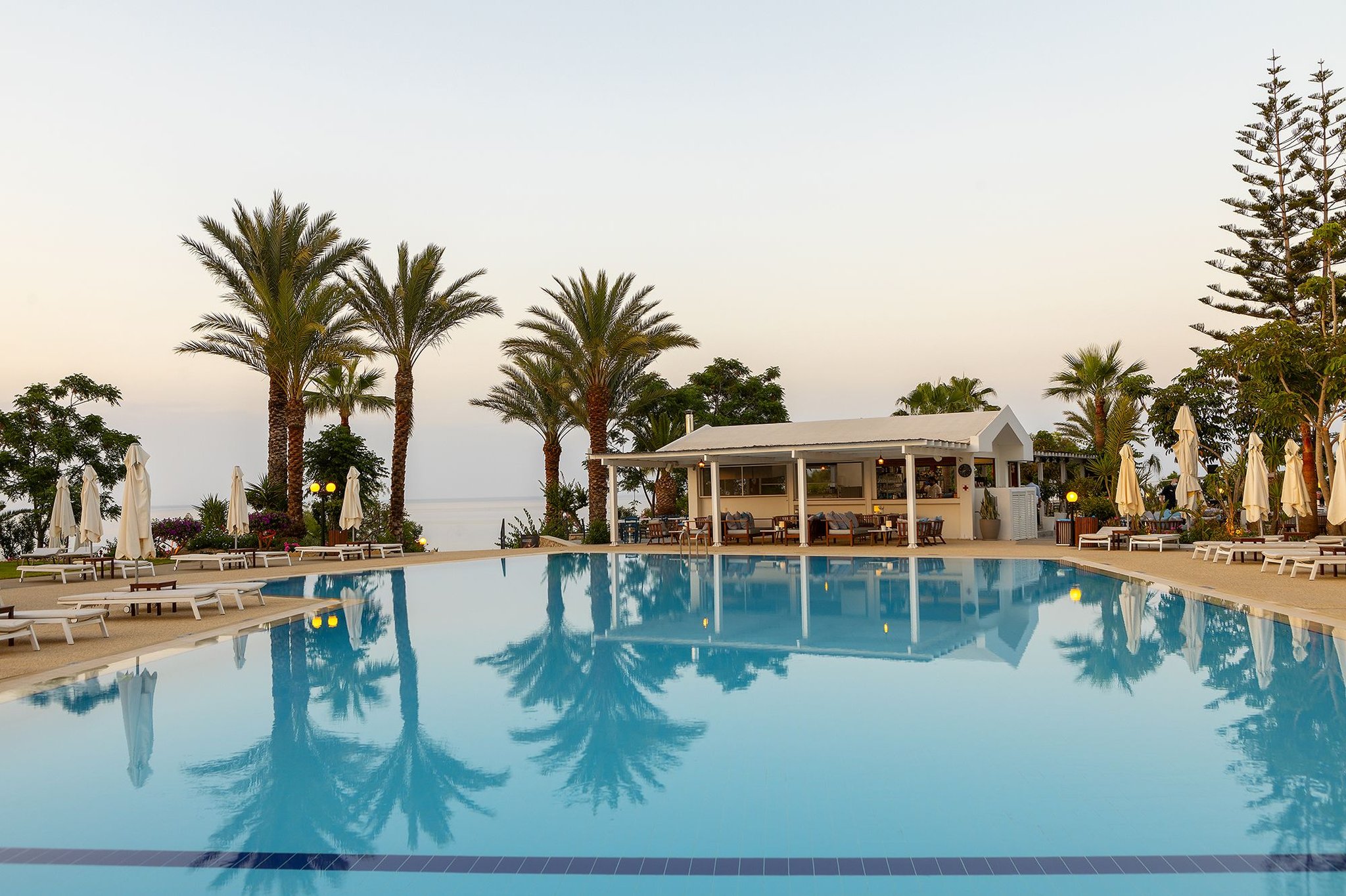 Crystal Springs Beach Hotel 3/10