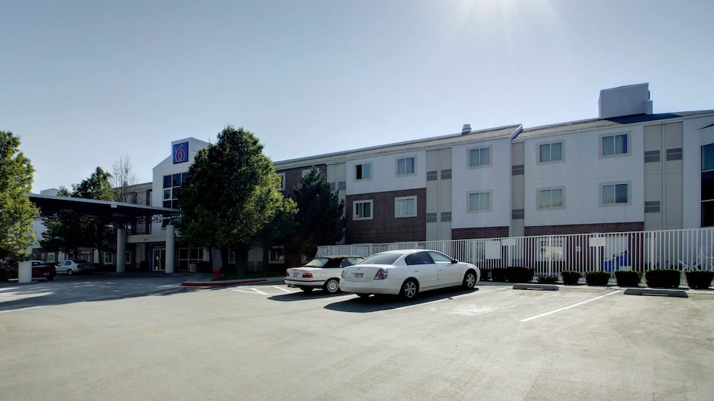 Motel6 Lehi, UT – Thanksgiving Point 14/15