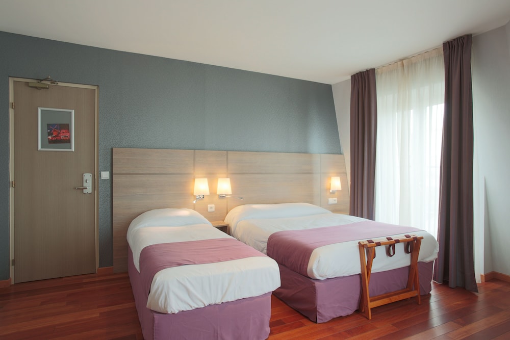 GRAND HOTEL DU LOIRET 25/46