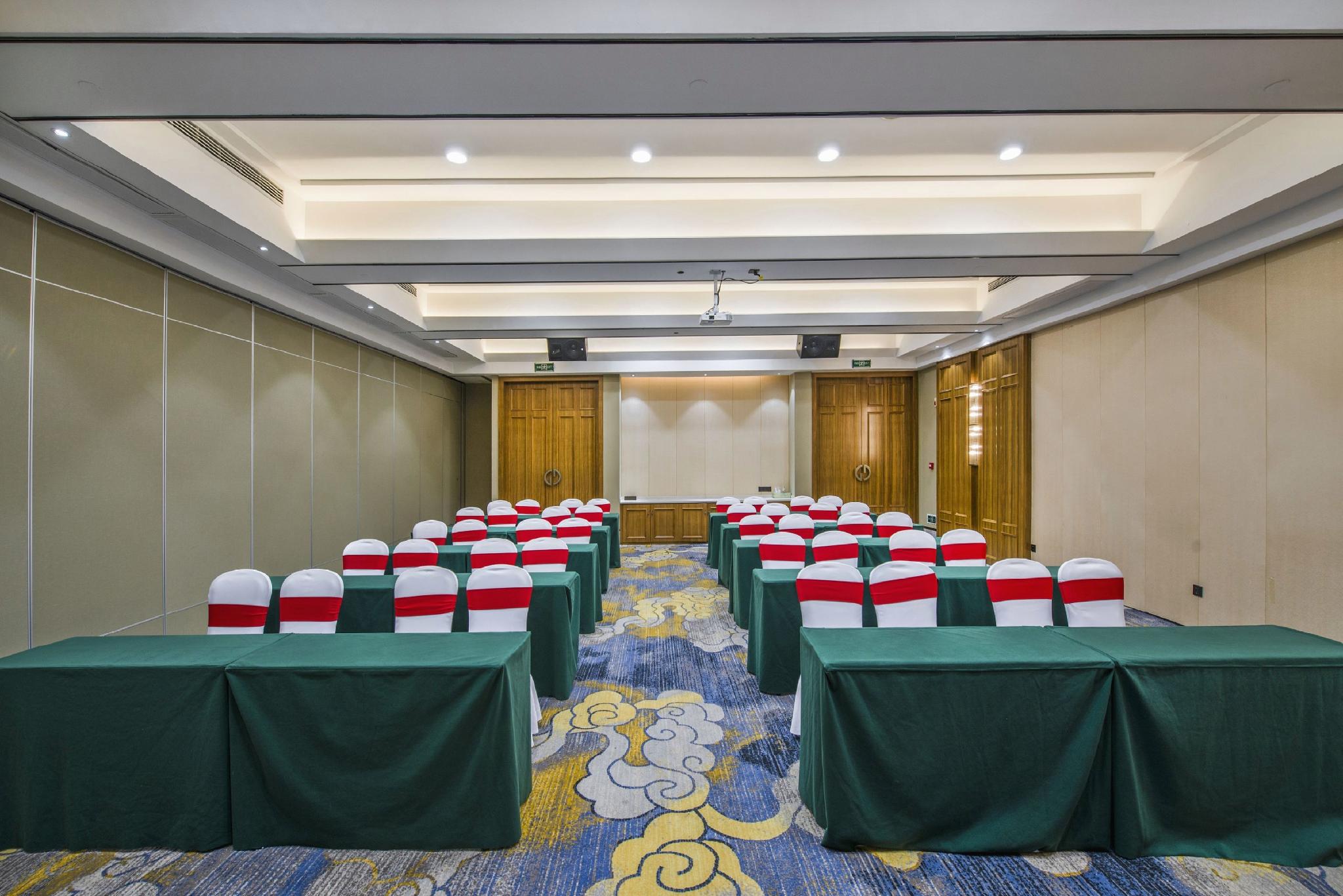 V8 Hotel Zi Yuan Gang 50/53