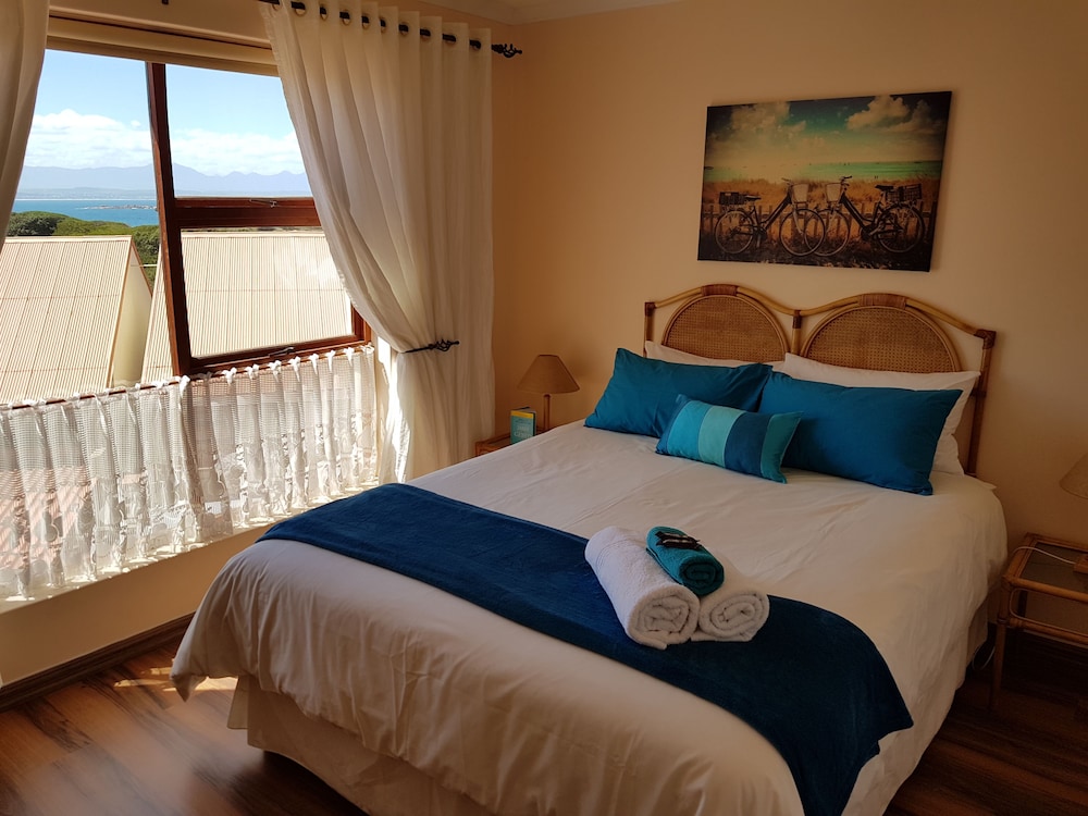 Aquamarine Guest House 17/73