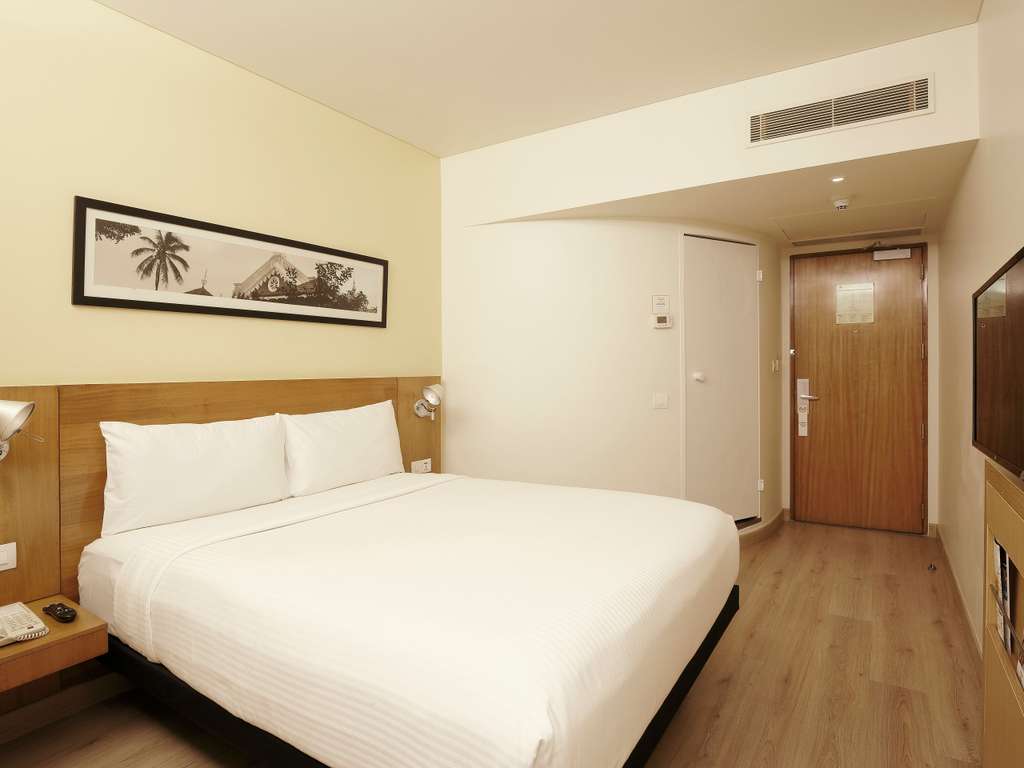 SUPERIOR, QUEEN BED, HIGH FLOOR
