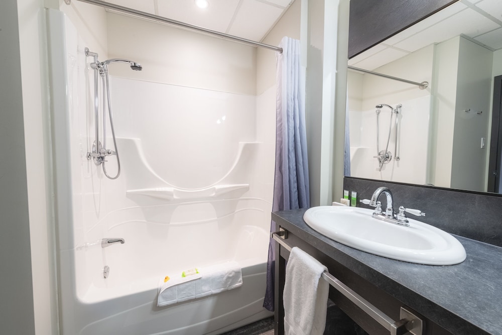 Grand Times Hotel Quebec City Airport 56/60