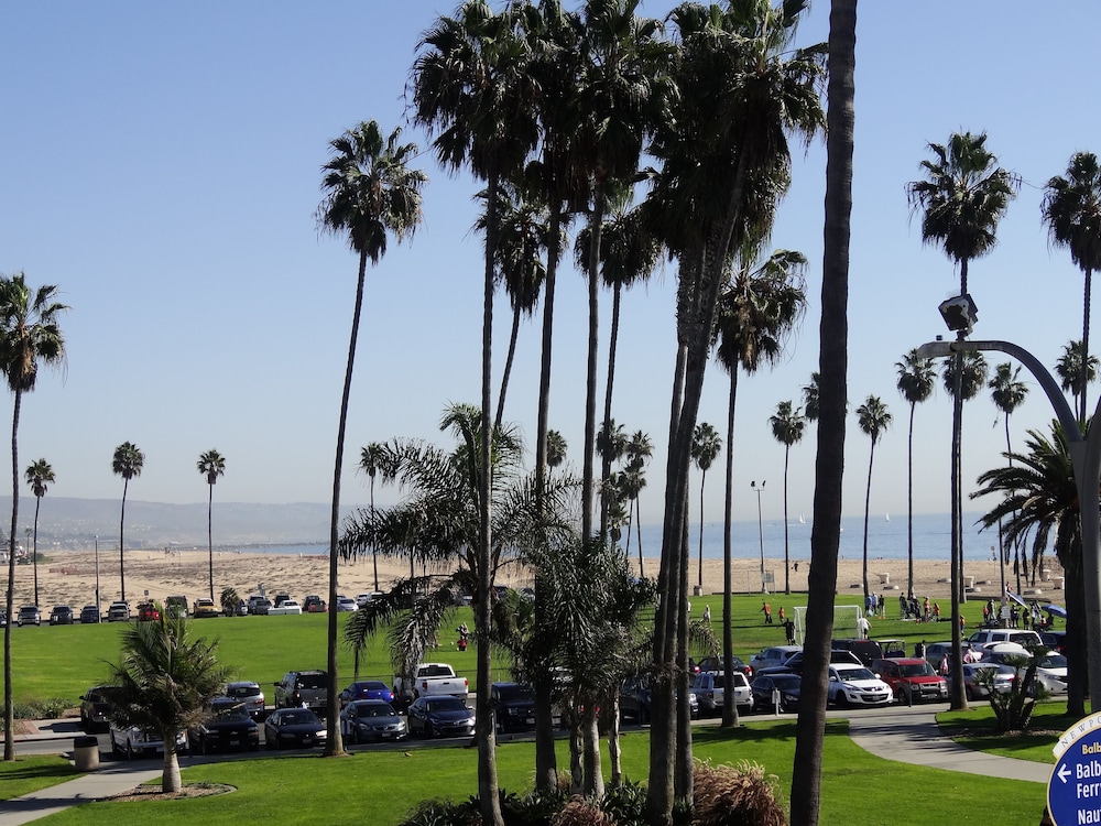 Balboa Inn 57/73