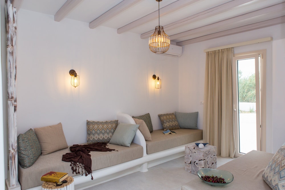 Naxian Lounge Villas 34/50
