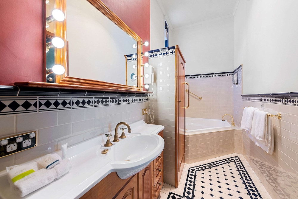 Quality Hotel Colonial Launceston 11/37