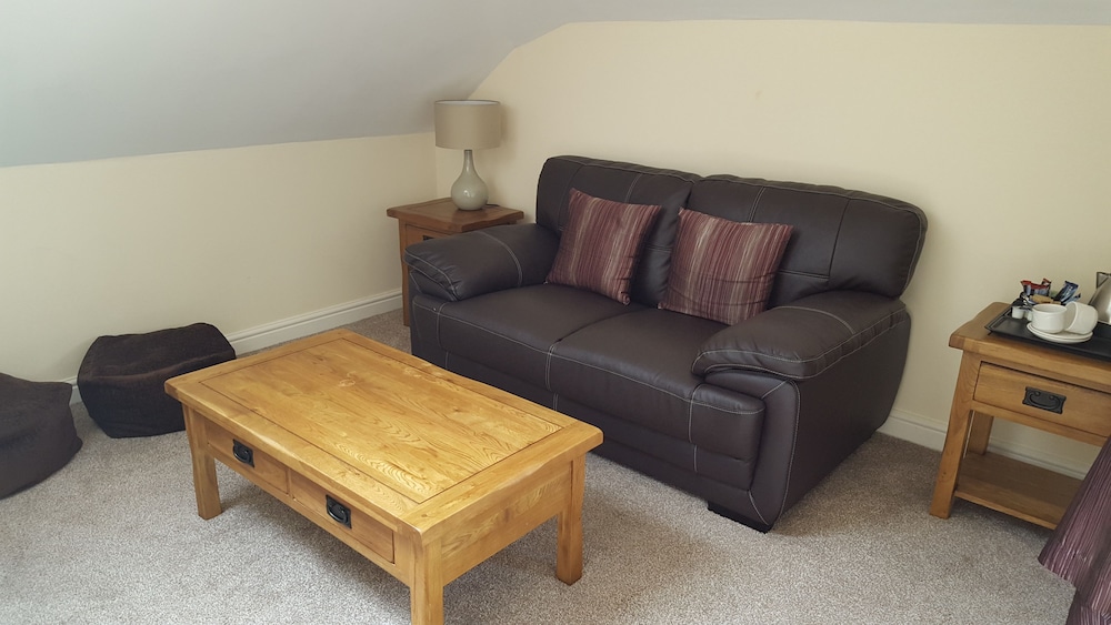 OYO Flagship Nant Ddu Lodge Hotel & Spa 40/70