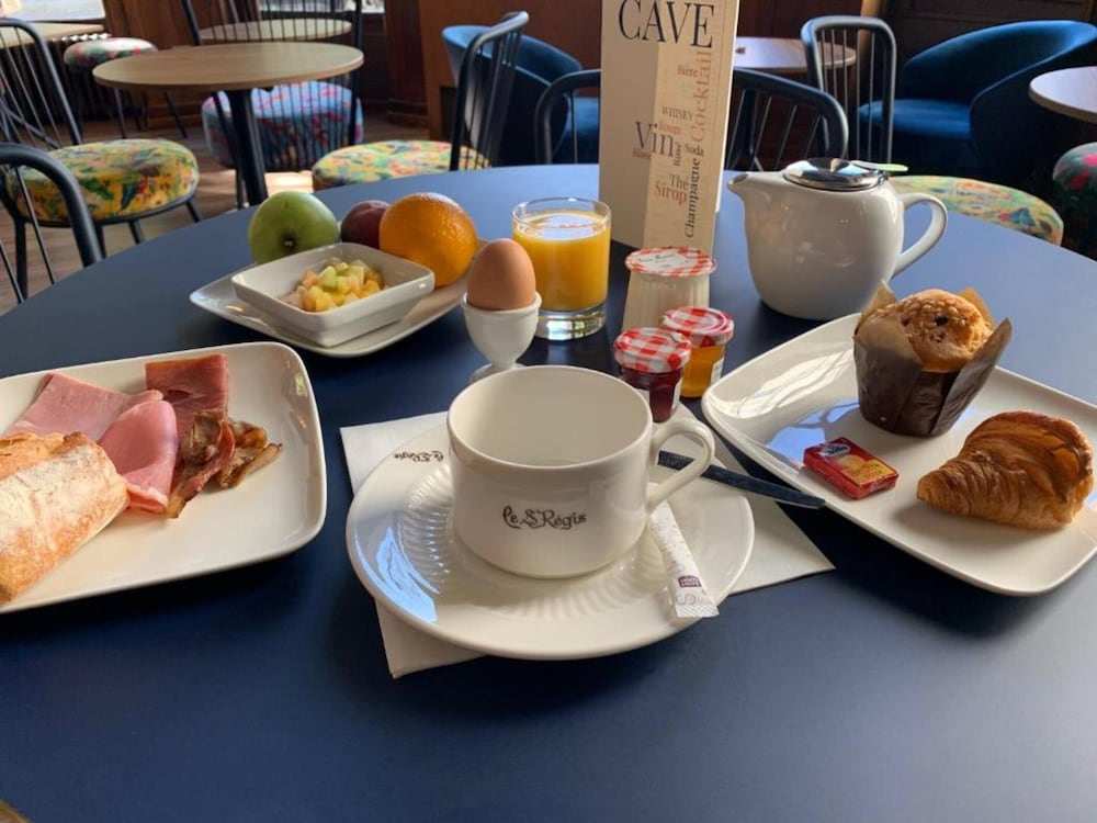 Hotel Saint Regis 44/56