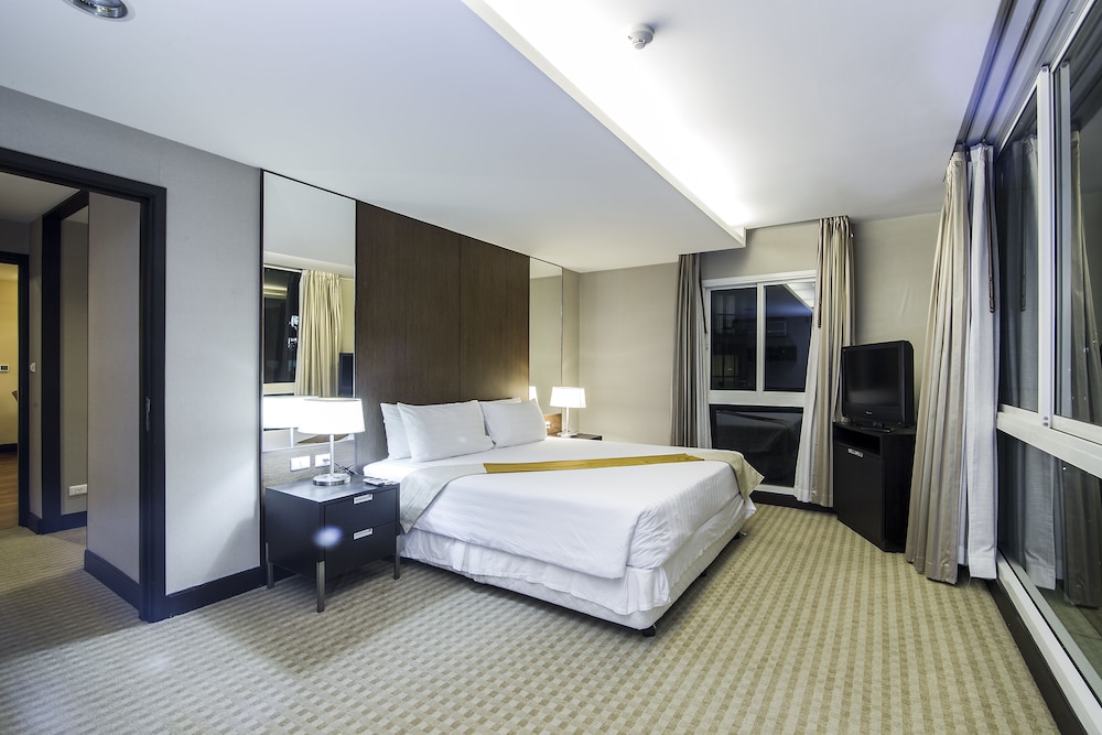 The Narathiwas Hotel and Residence Sathorn Bangkok 15/63