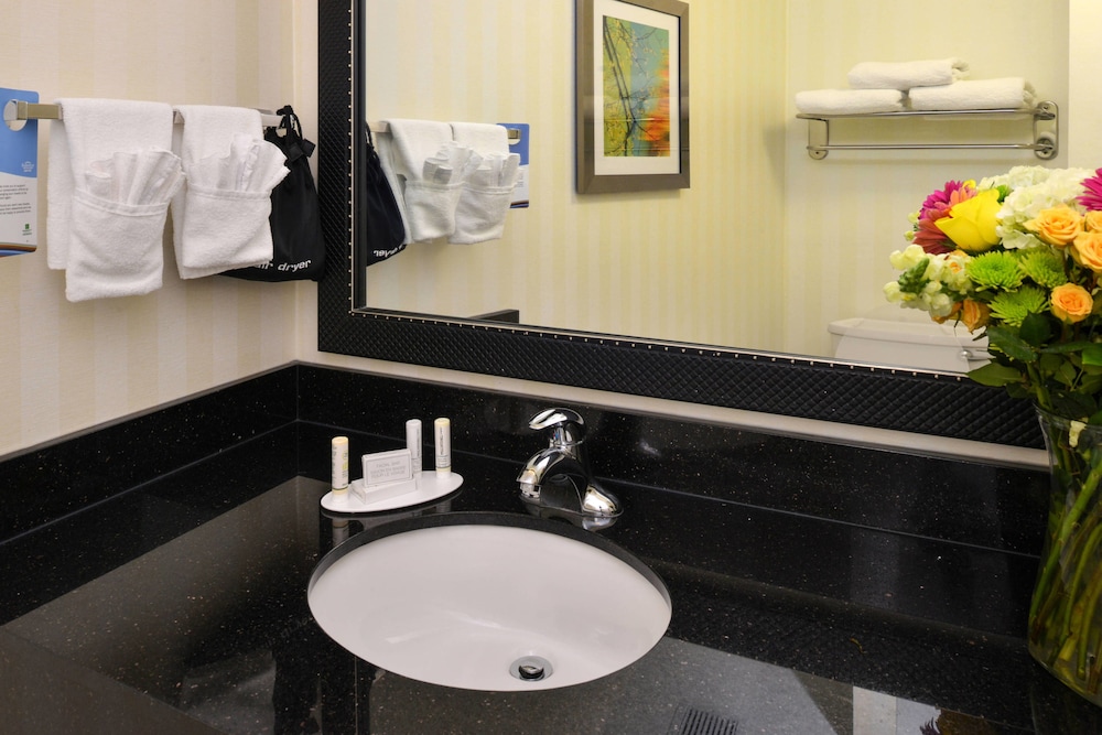Fairfield Inn And Suites By Marriott Ft Pierce 48/50