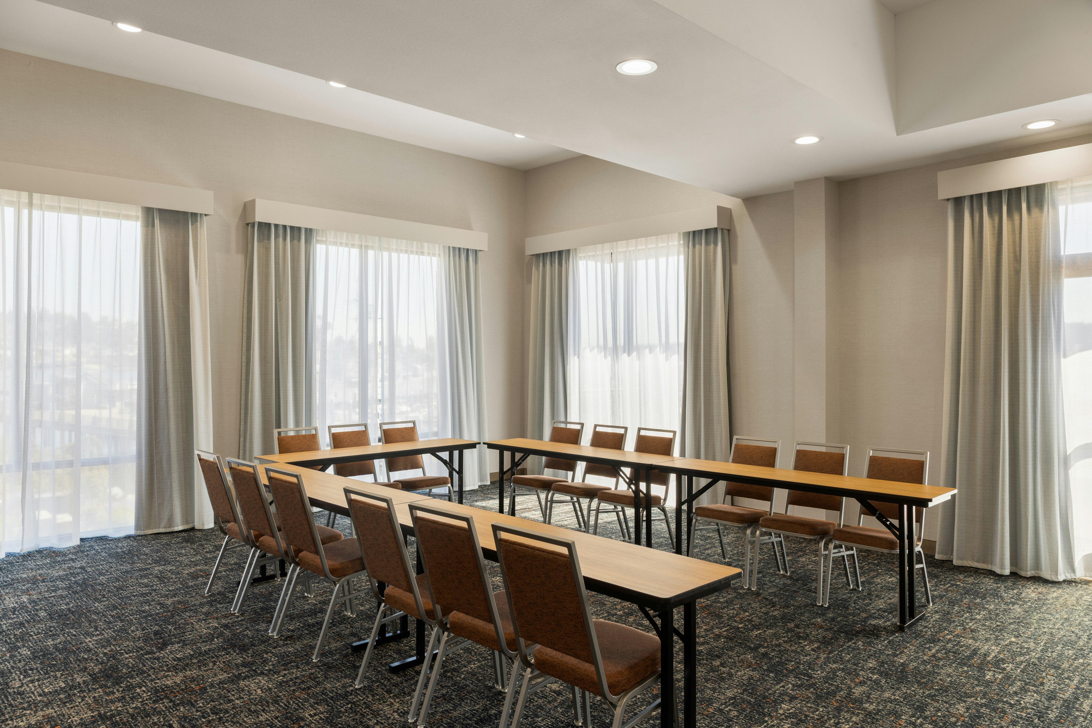 Hampton Inn Suites Bremerton 50/57