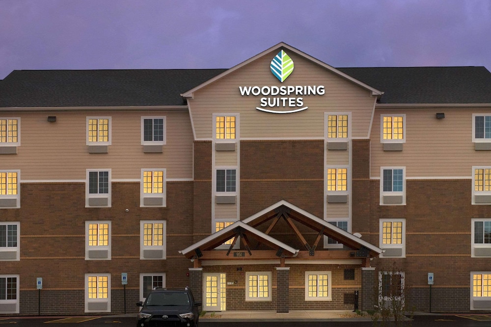 WoodSpring Suites Chicago Darien 1/29