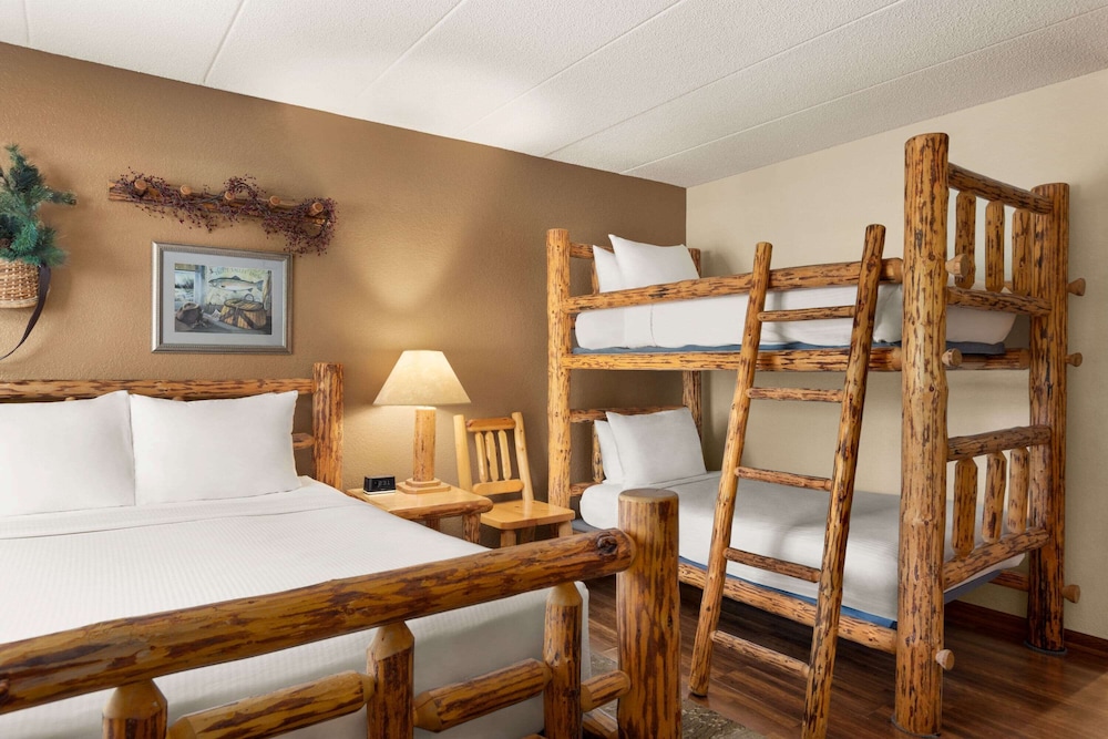 Baymont By Wyndham Owatonna 7/59
