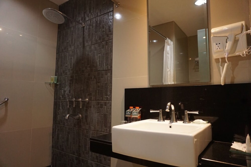 Hotel Santika Kelapa Gading 12/36