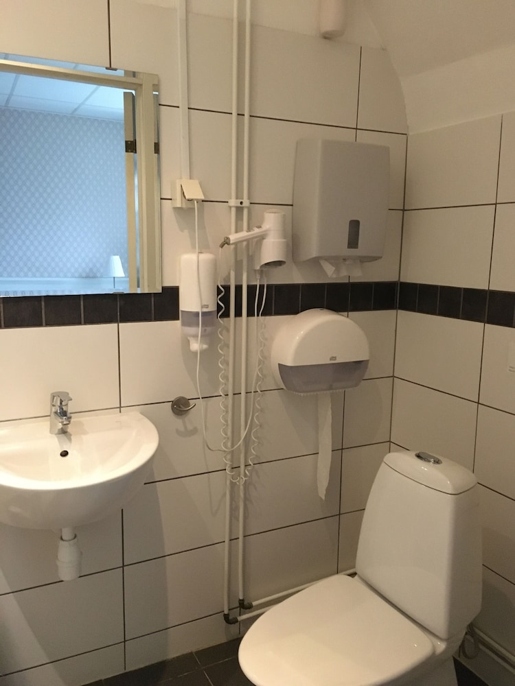 Halmstad Hotell And Vandrarhem Kaptenshamn 49/50