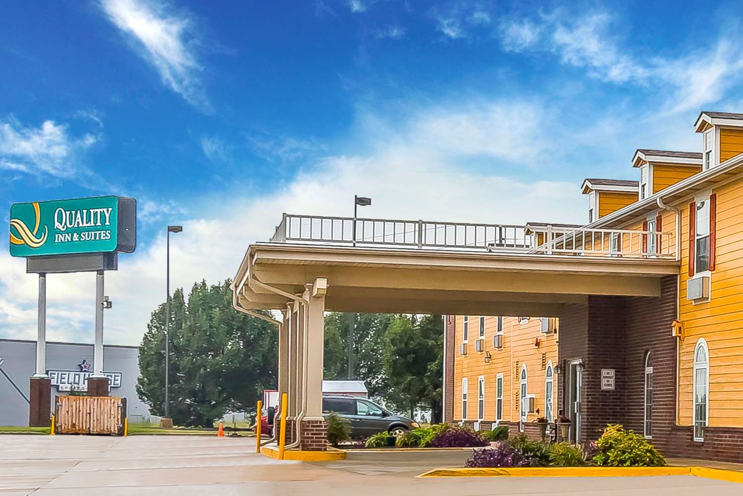 Quality Inn and Suites Chesterfield Village photo3