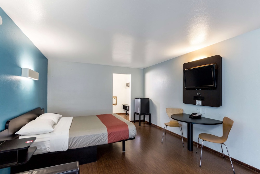 Motel6 Missoula MT - University 30/60