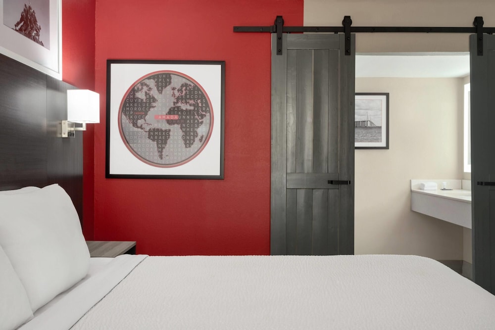 Ramada by Wyndham Cocoa 29/59