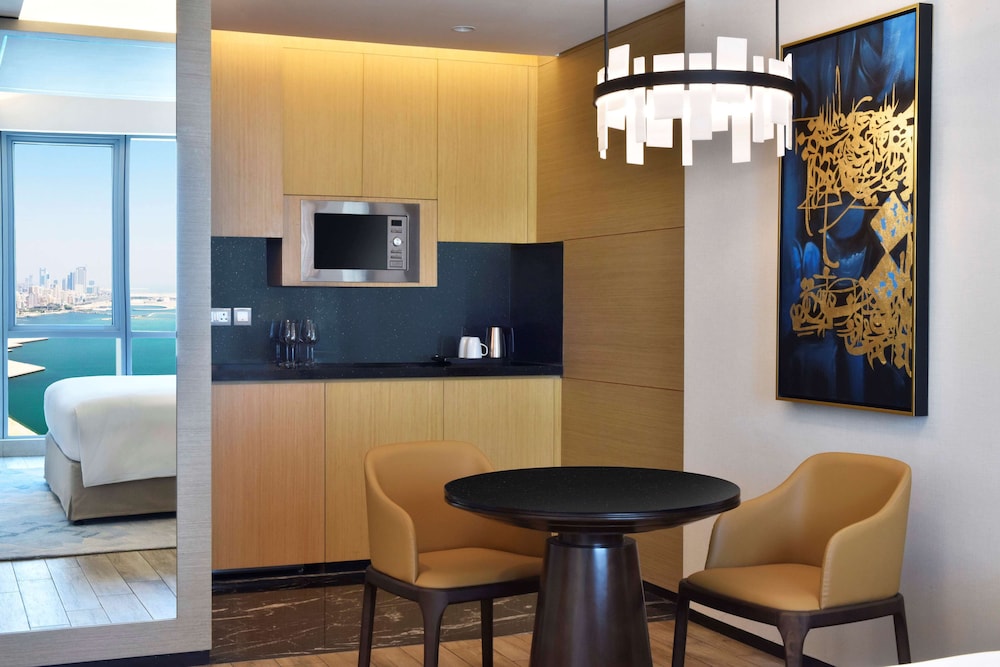 Hilton Bahrain 50/60