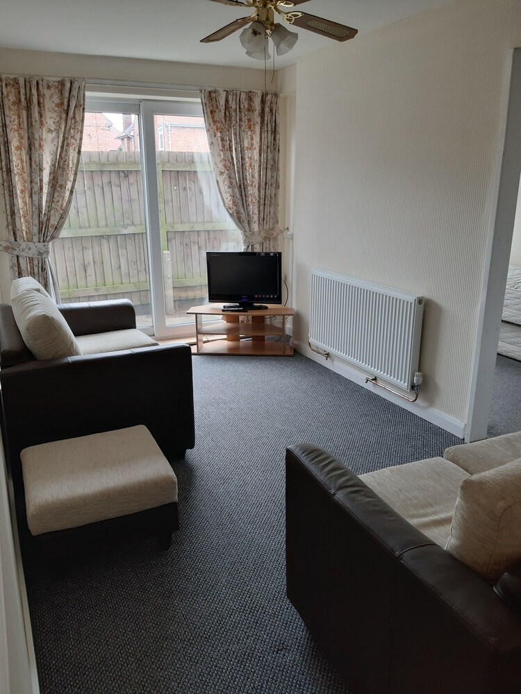 North Parade Seafront Accommodation 30/50