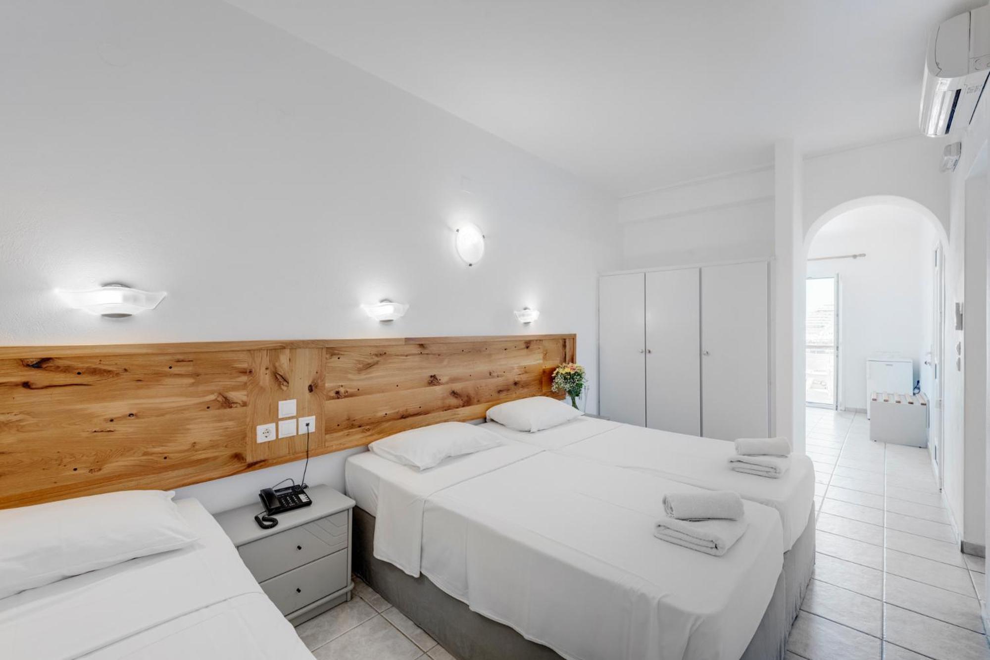 Room, Quadruple