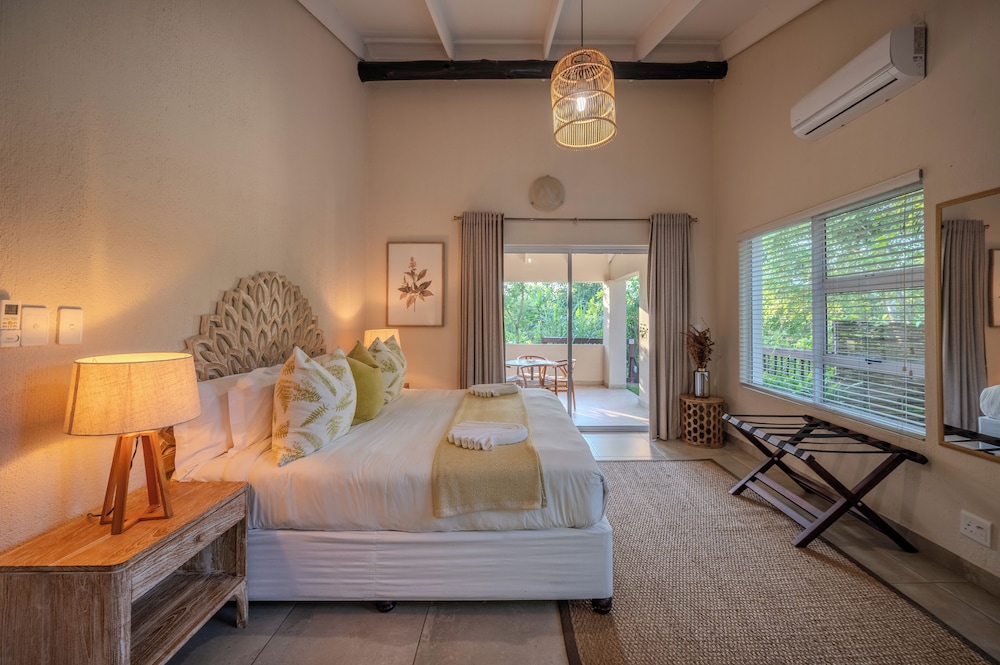 Bushbaby Valley Lodge 5/42