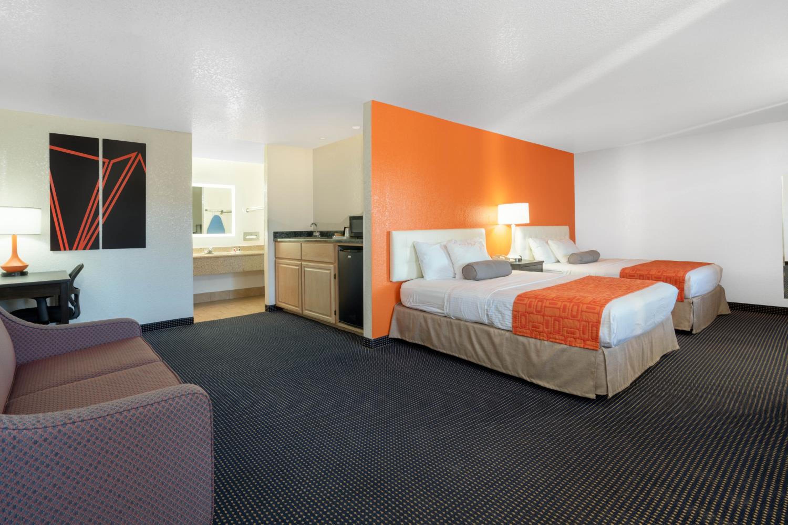 Studio, Suite, 2 Queen Beds, Sofa