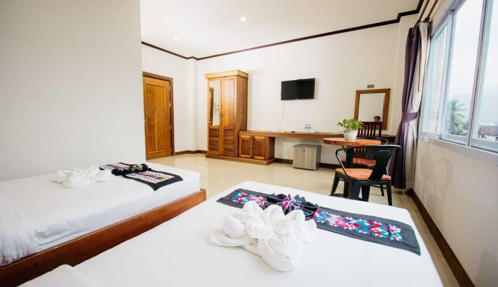 Sisombat Plaza Hotel 25/71