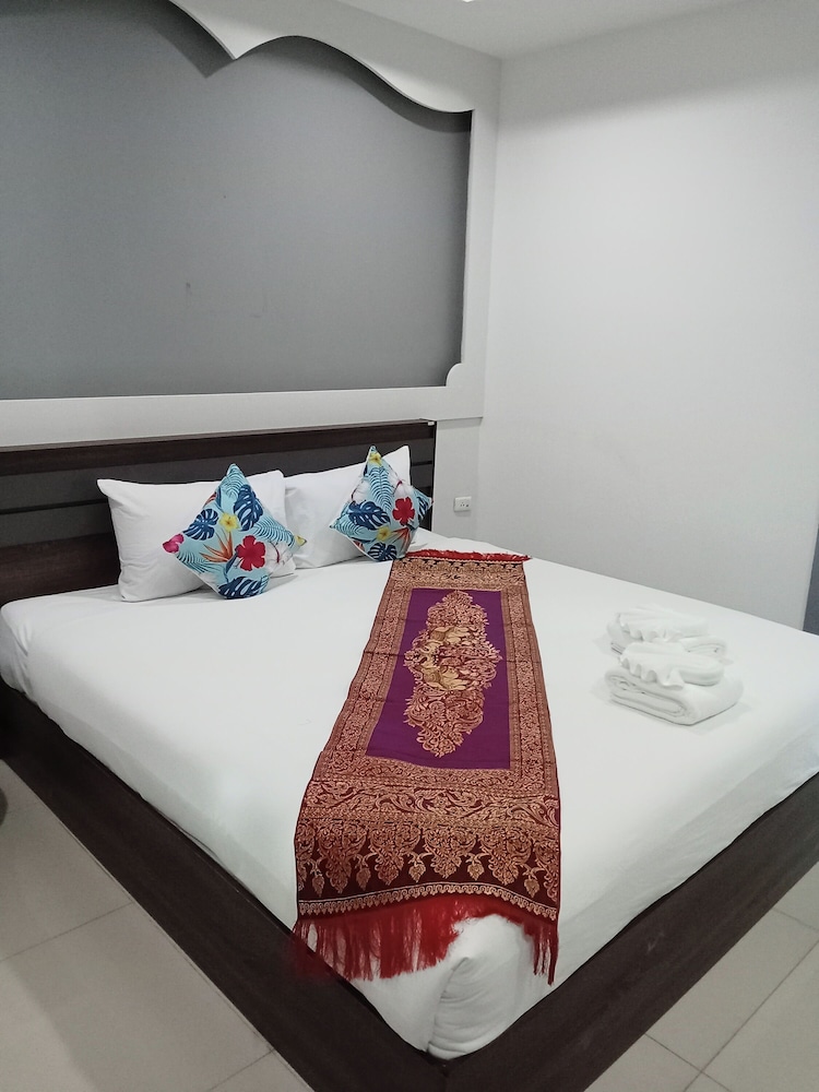 T & C Hotel Patong Beach 22/70