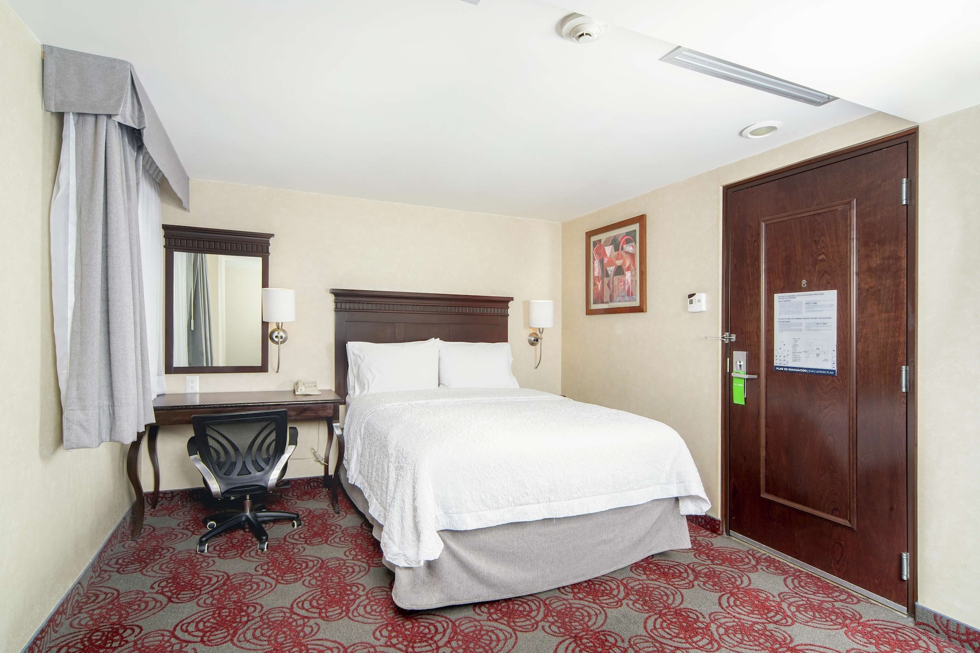Standard, Queen Bed
