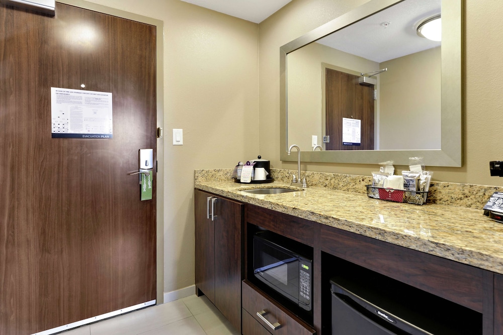 Hampton Inn & Suites Gulfport I-10 28/61