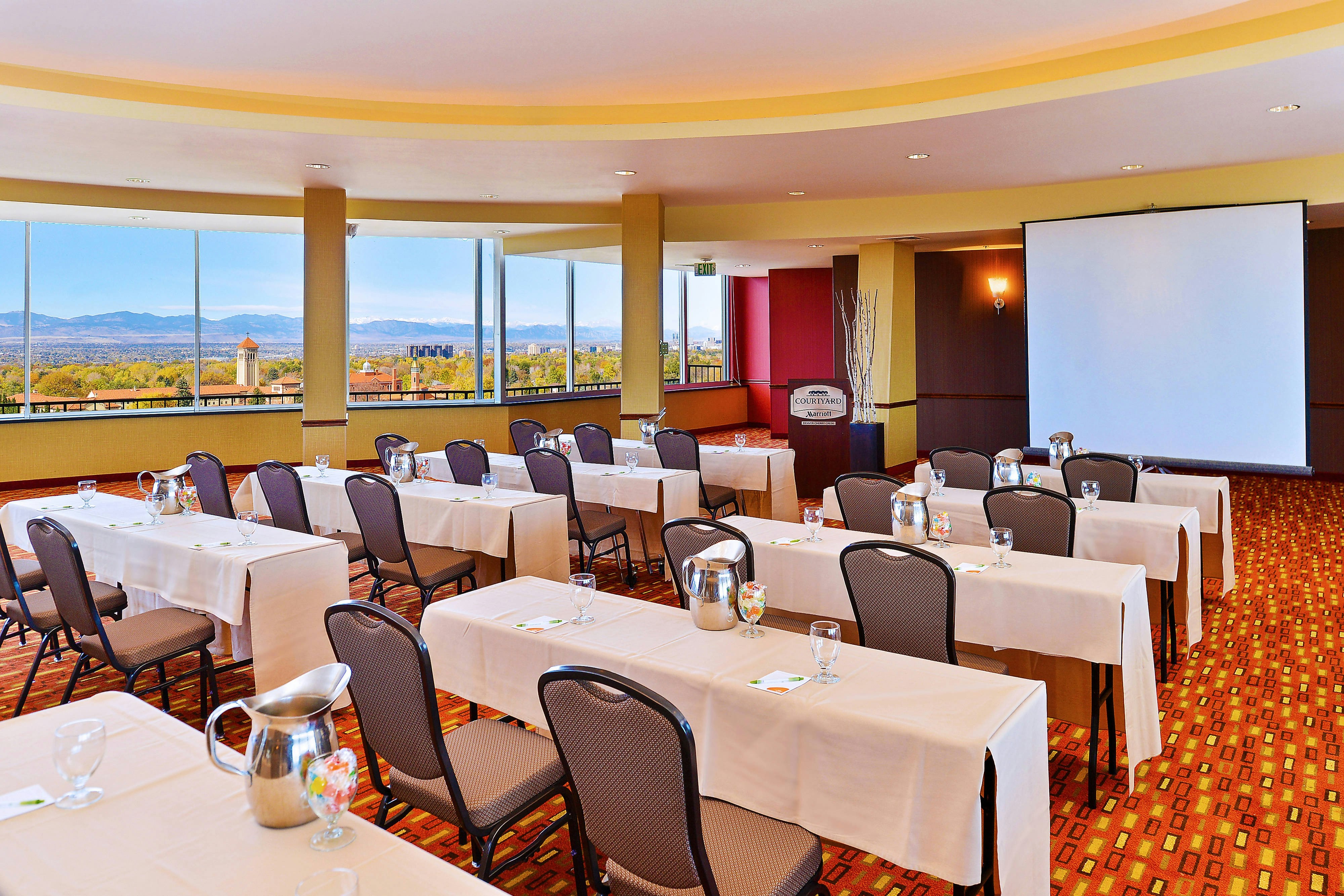 Courtyard By Marriott Denver Cherry Creek 20/22