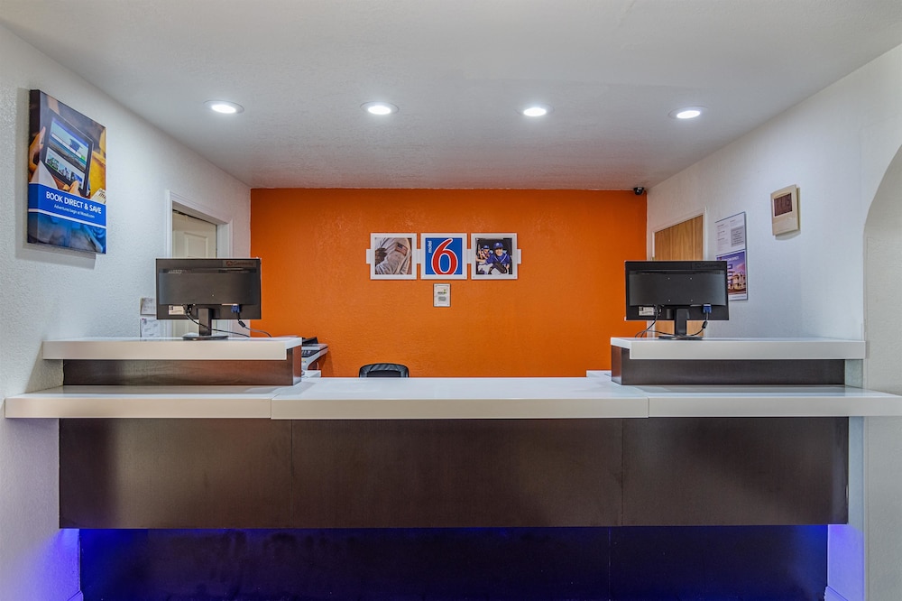 Lobby at Motel6 McAlester, OK, MCALESTER - OK