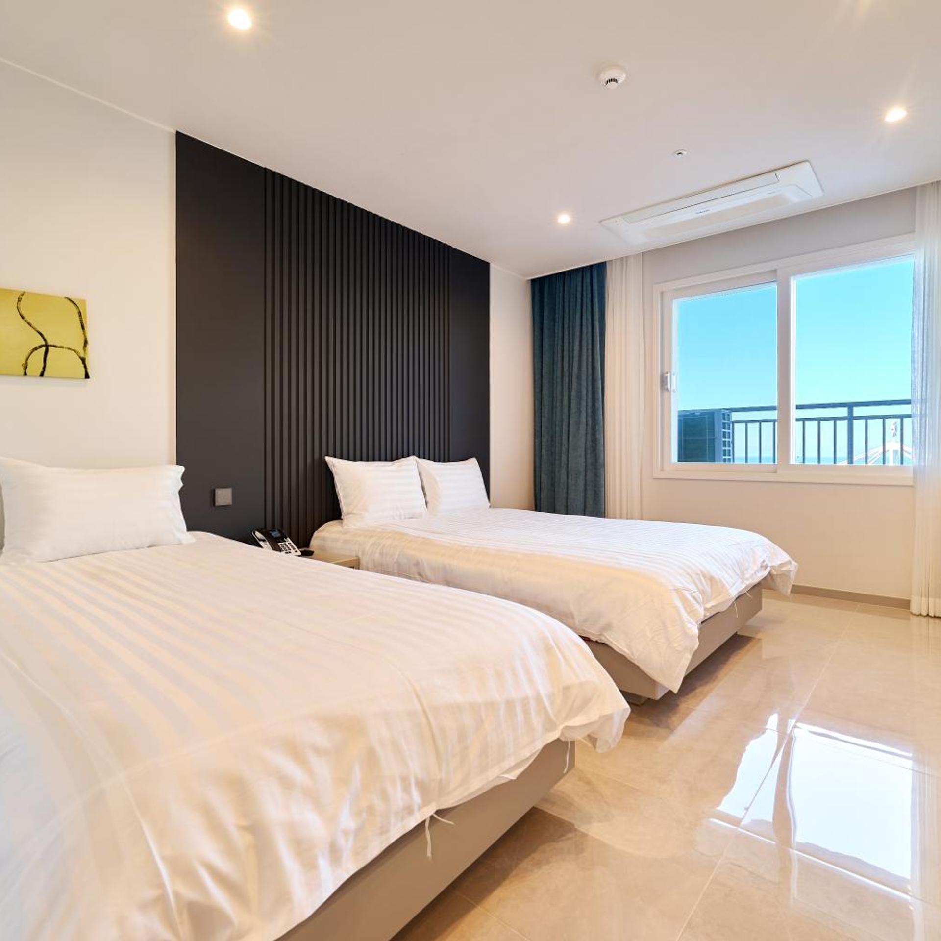 JUNIOR SUITE, BALCONY