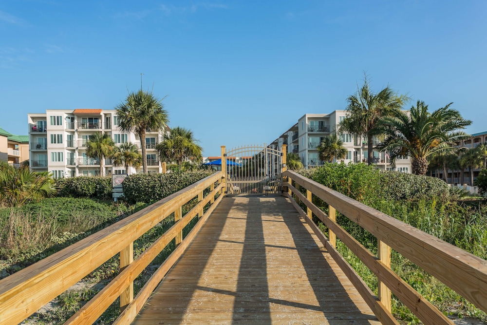 Hodnett Cooper's Beach Club 59/73
