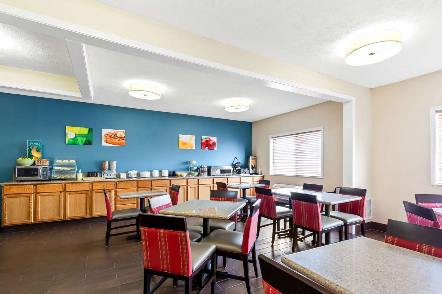 Quality Inn & Suites Springfield Southwest near I-72 26/33
