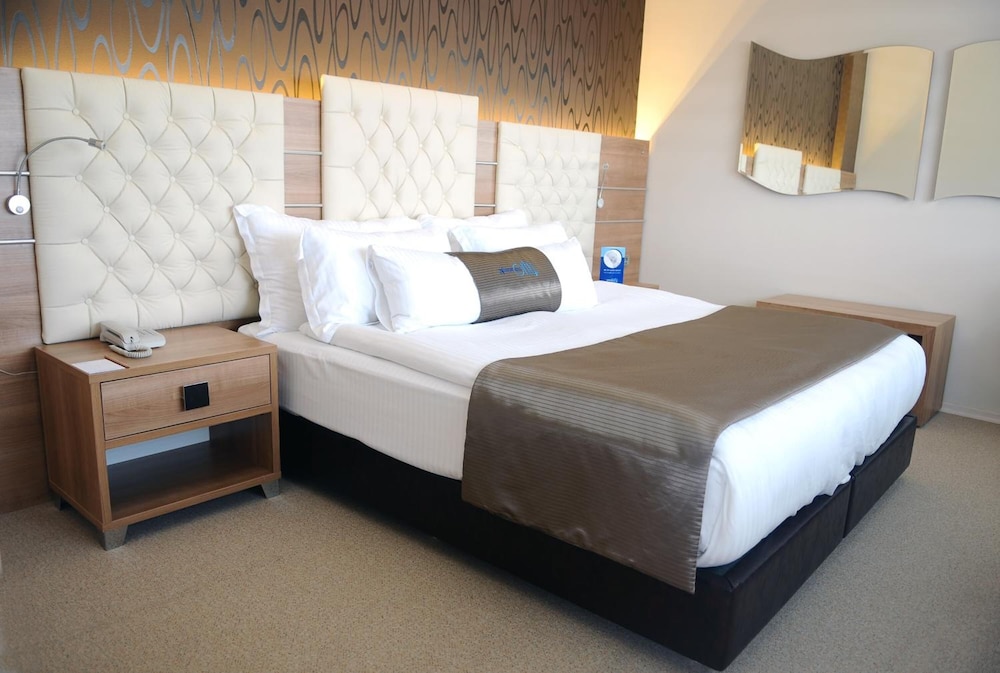 Orty Airport Hotel 10/63
