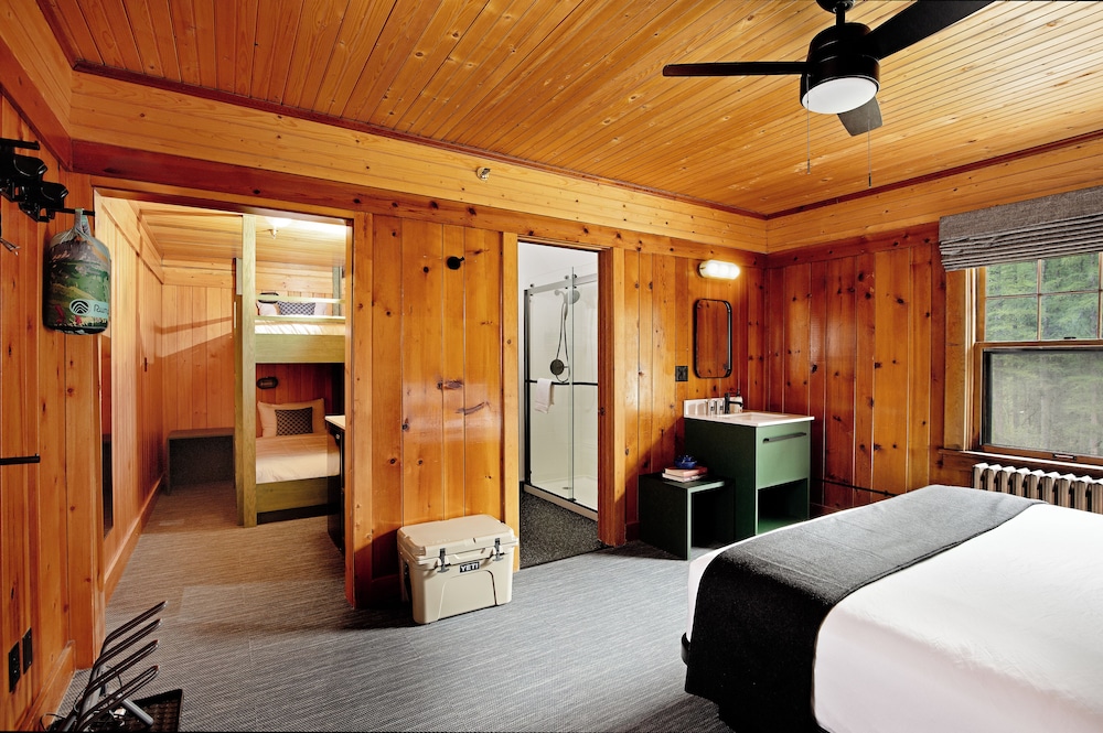 Loge Glacier National Park 22/50