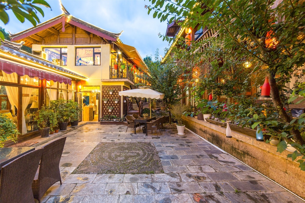 C'est La Vie Boutique Inn 43/50