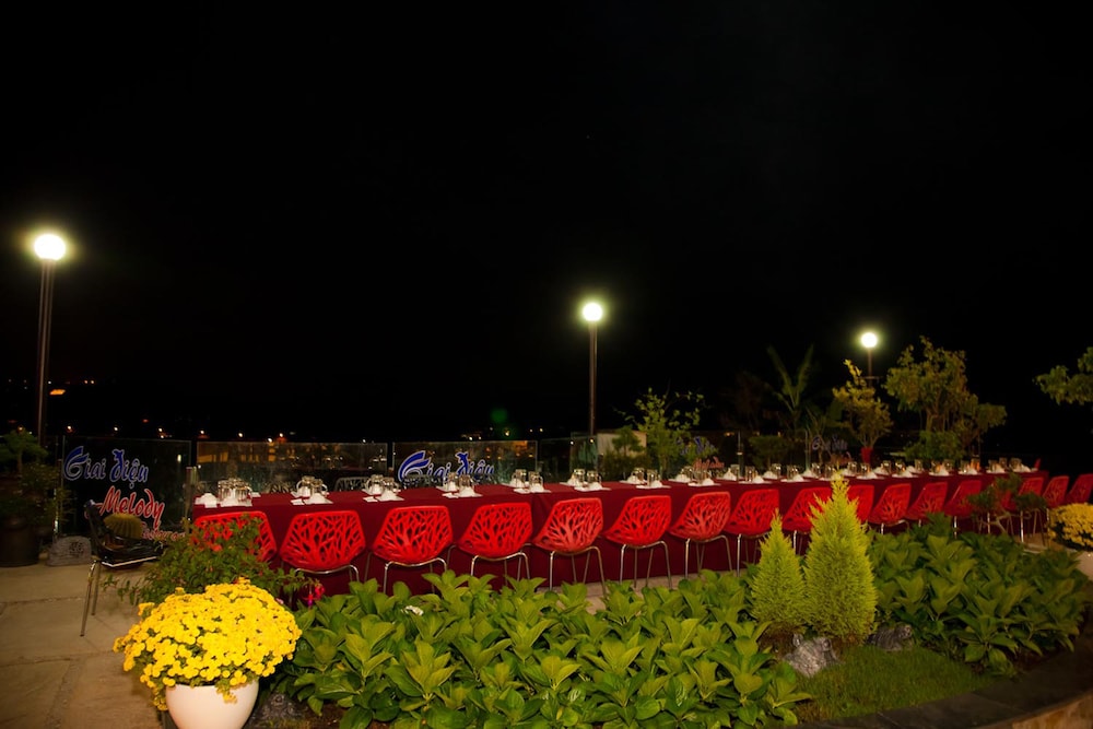Melody Hotel 50/55