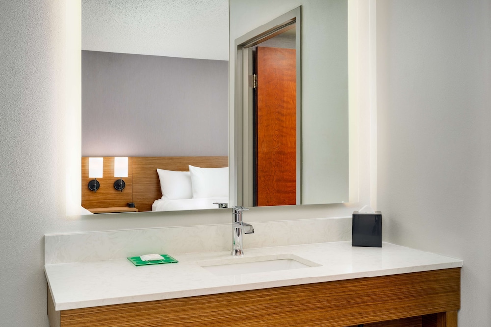 Hyatt Place Greensboro 12/54