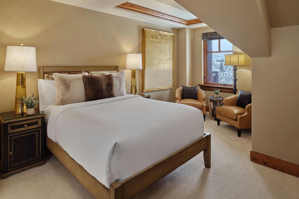 3 Bedrooms, Penthouse Suite, Twin Beds, King Bed, Bunk Bed