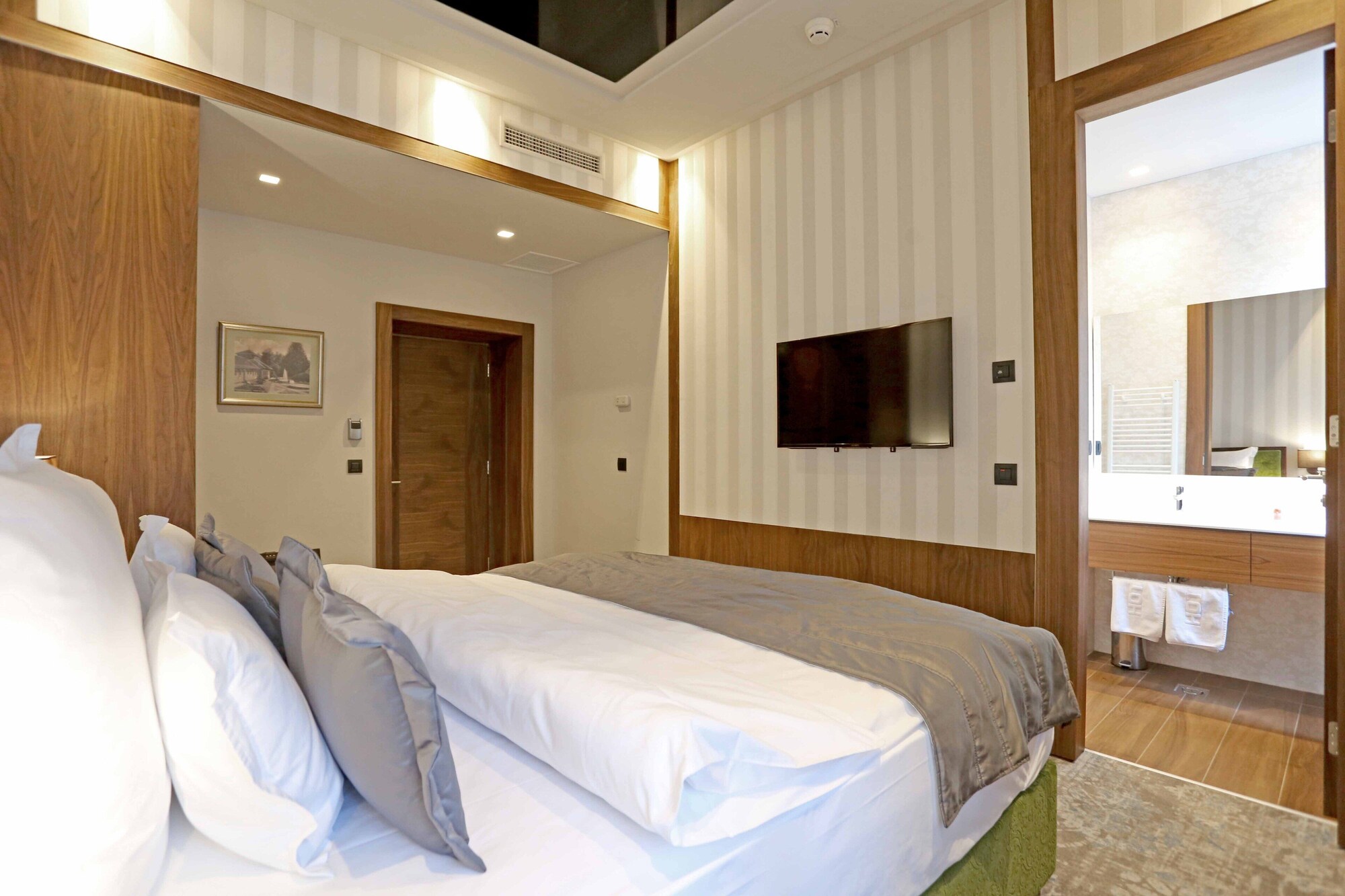 STANDARD, DOUBLE BED, GARDEN VIEW