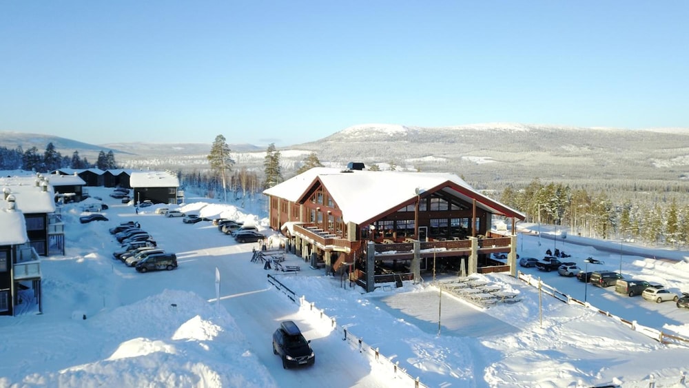 Mountain Lodge 7/50