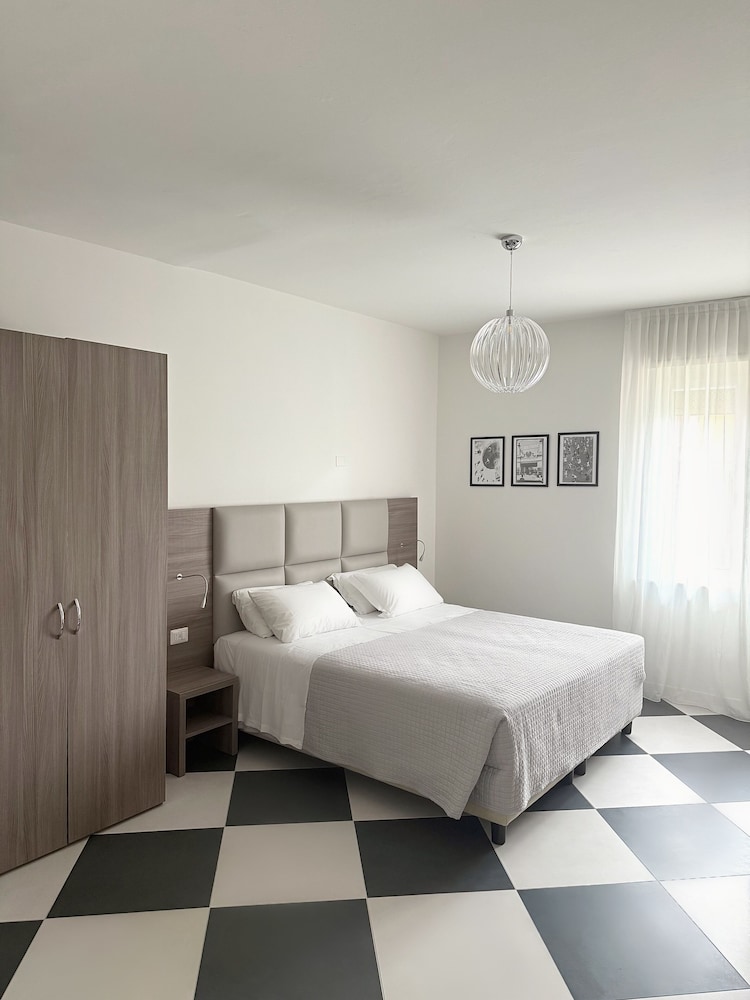 JUNIOR, 2 DOUBLE BEDS
